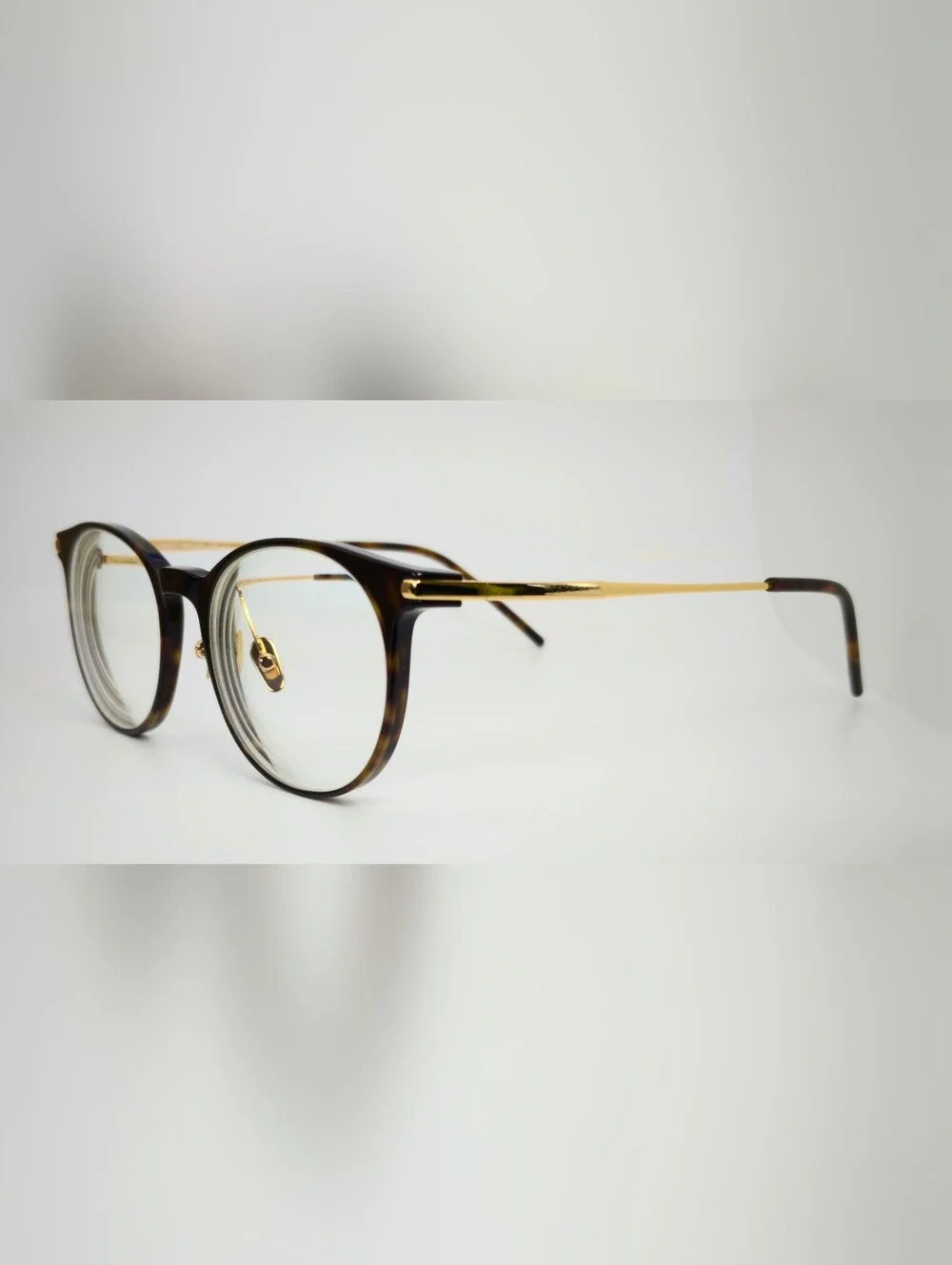 Vast. Classic Tortoise Shell Gold Round Eyeglasses. Elegant. Petite Frame.